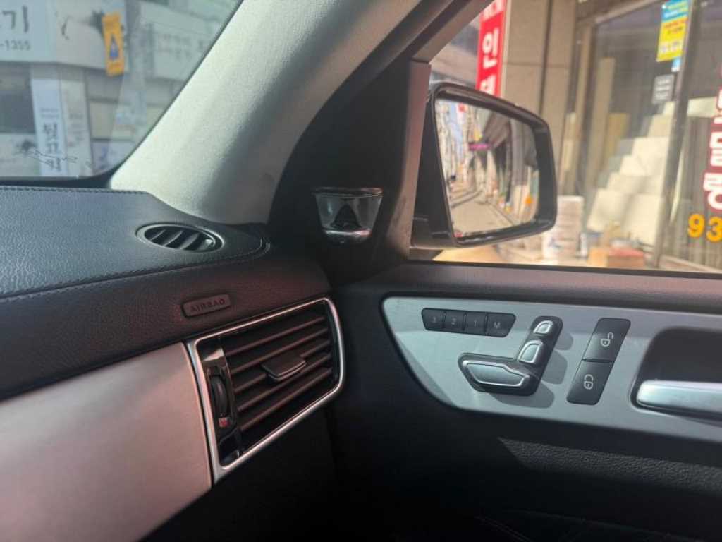 Mercedes Benz GLE Class - Vista 10