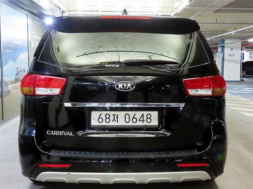 KIA Carnival - Vista 5
