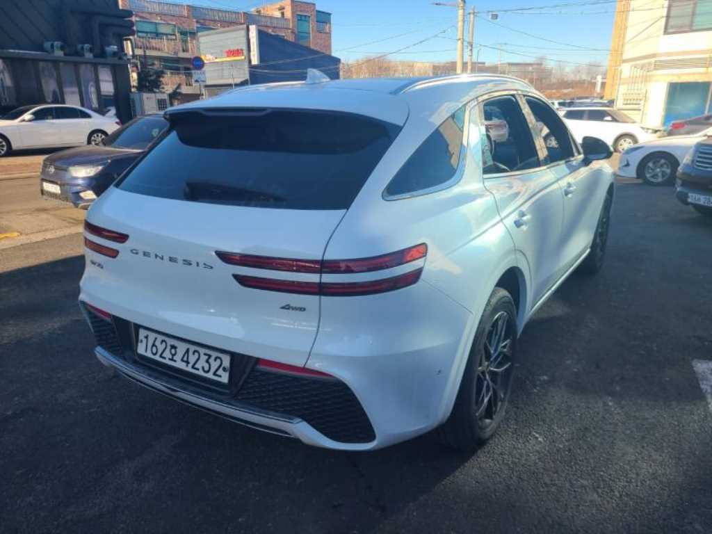 Genesis GV70 - Vista 5