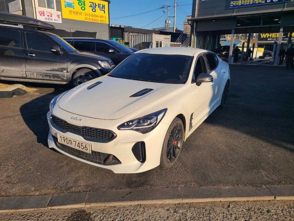 KIA Stinger - Vista 2
