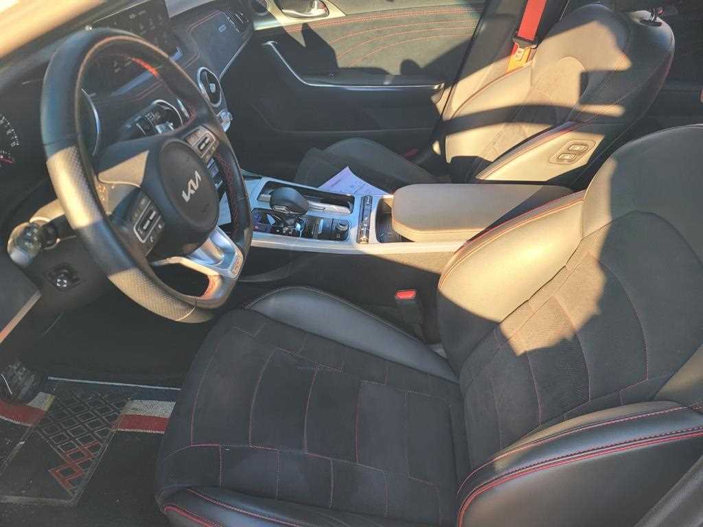 KIA Stinger - Vista 8