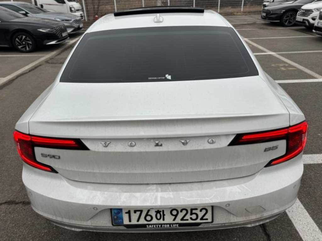 Volvo S90 - Vista 4