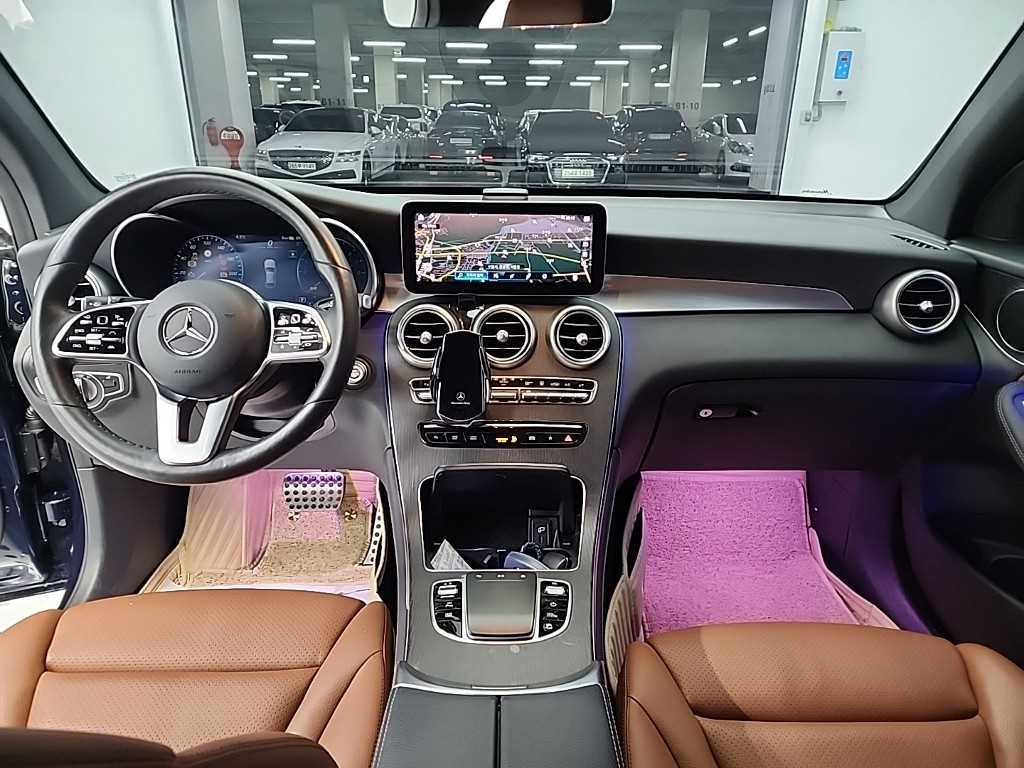 Mercedes Benz GLC Class - Vista 7