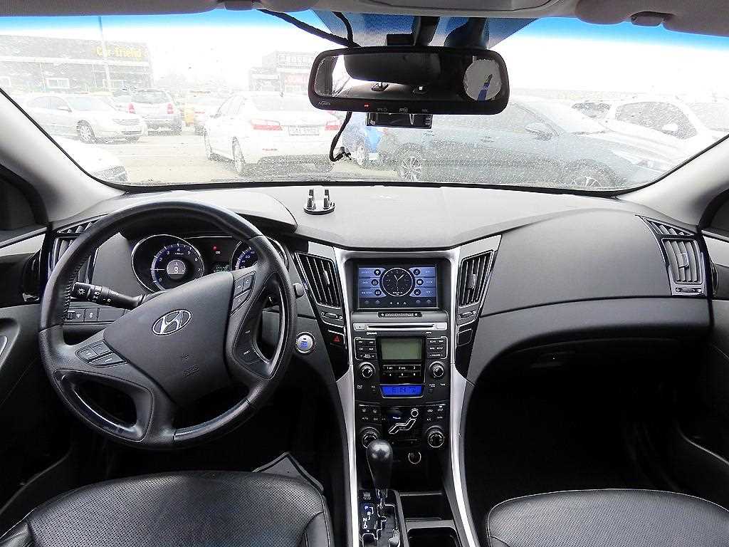 HYUNDAI Sonata - Vista 9