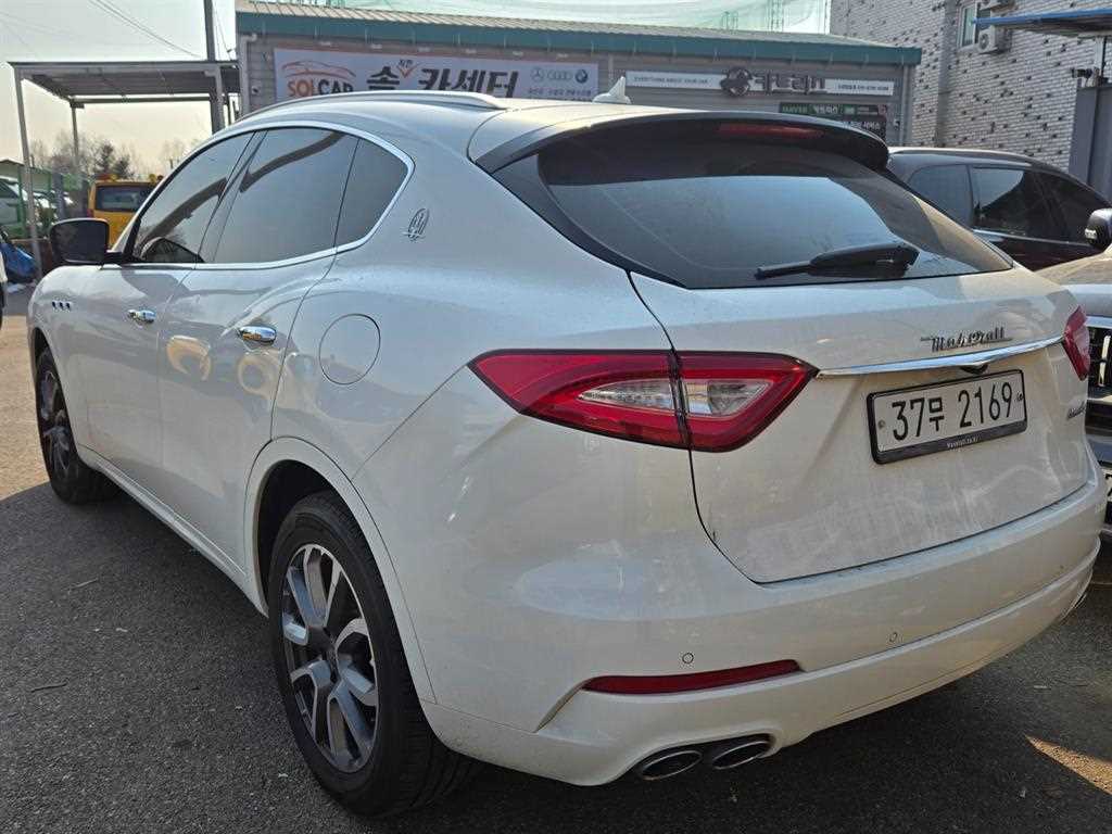 Maserati Levante - Vista 3