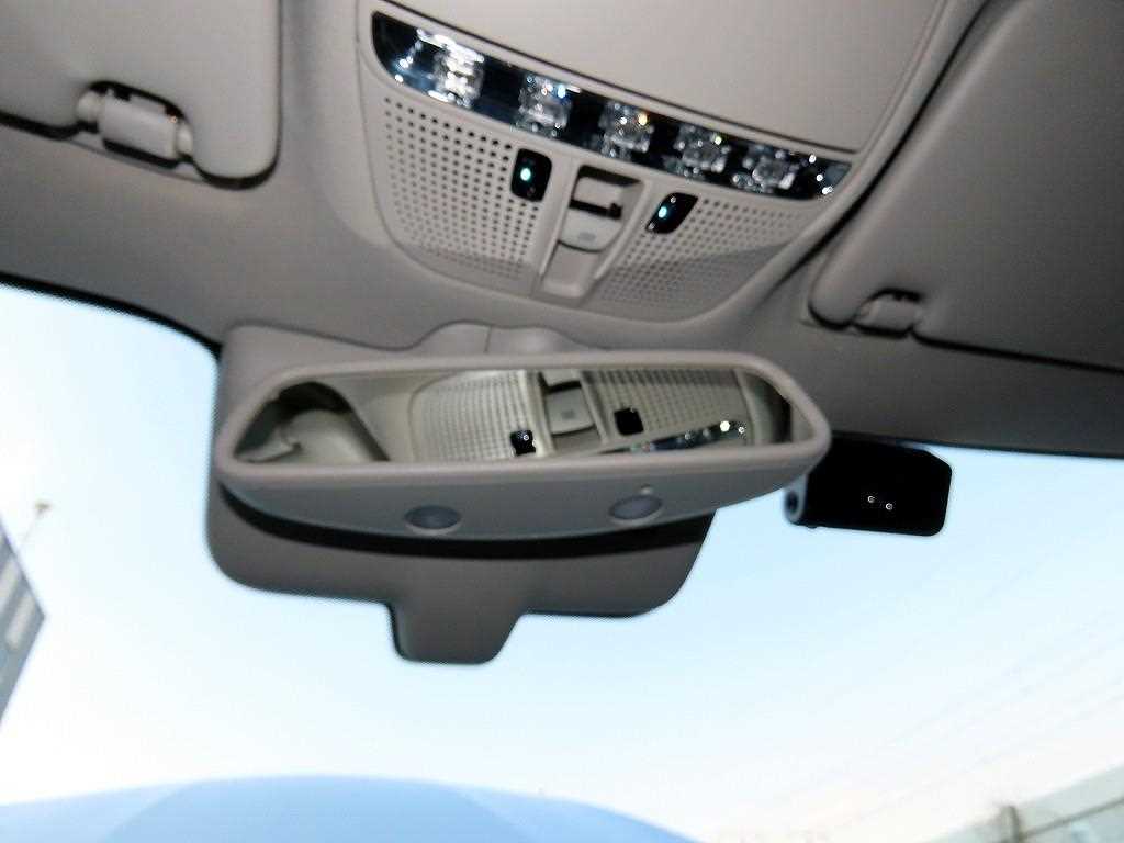 Mercedes Benz GLC Class 2017 Plateado - Importación desde Corea - HF Imports Iquique - Foto 15