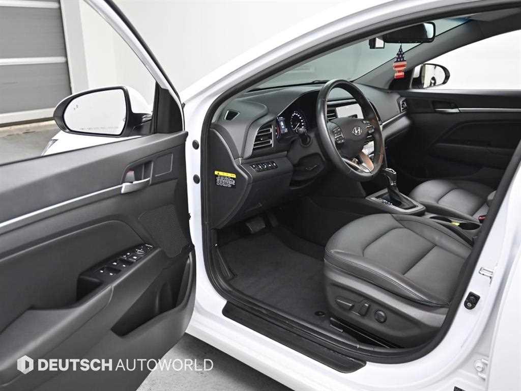 HYUNDAI Avante - Vista 11