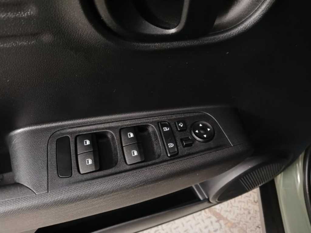 HYUNDAI Casper - Vista 9