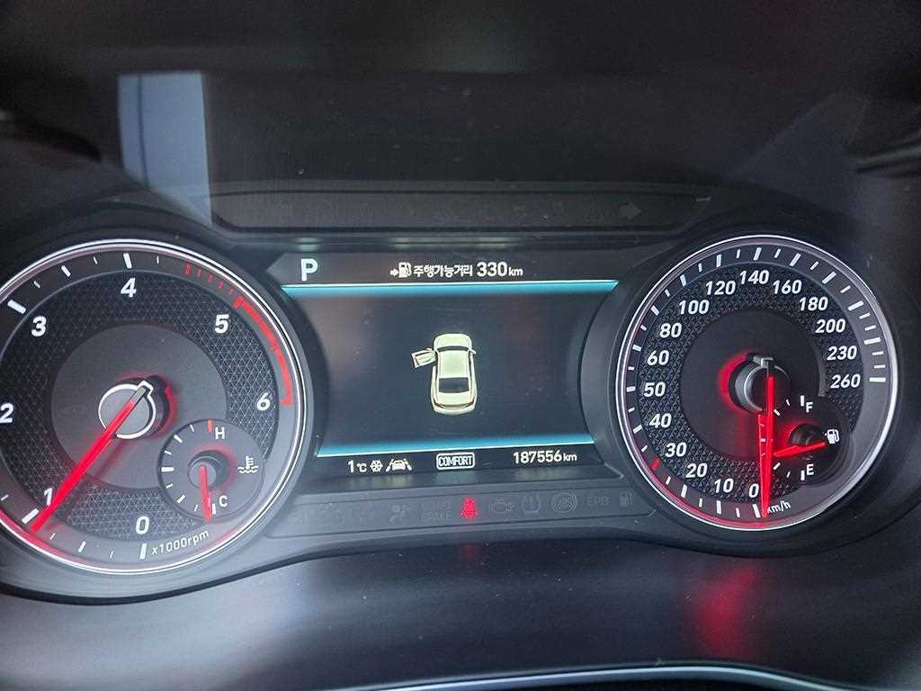 Genesis G70 - Vista 8