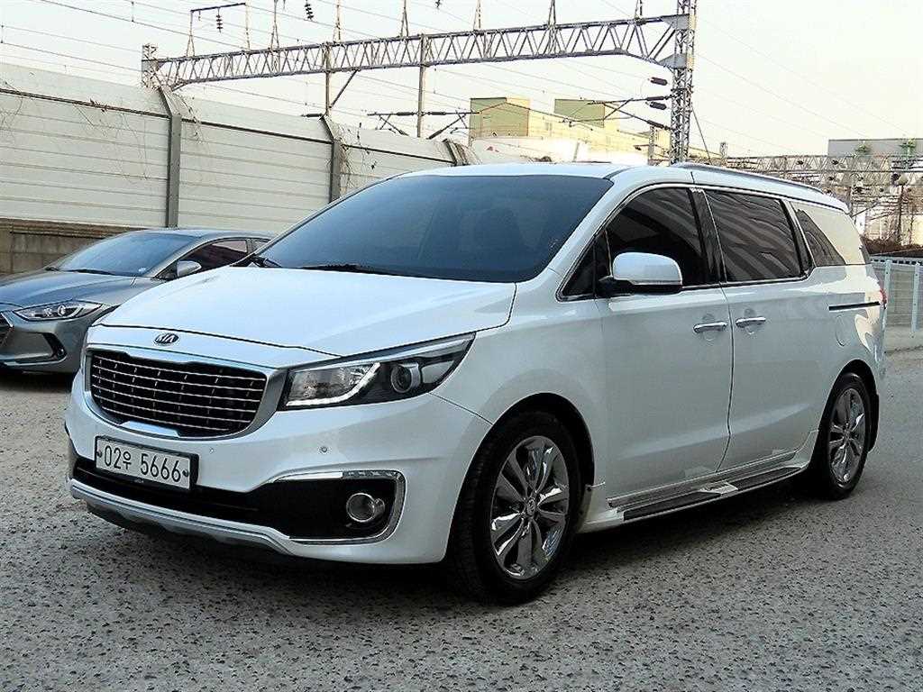 KIA Carnival - Vista 2