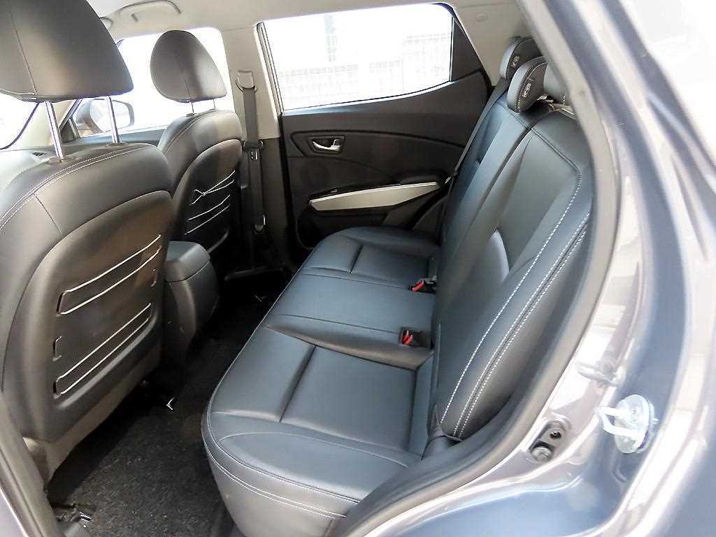 Ssangyong Tivoli - Vista 6