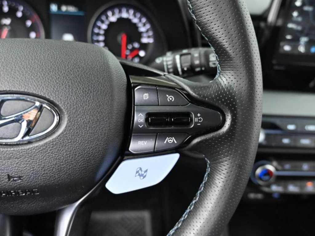 HYUNDAI Veloster 2022 Blanco - Importación desde Corea - HF Imports Iquique - Foto 18