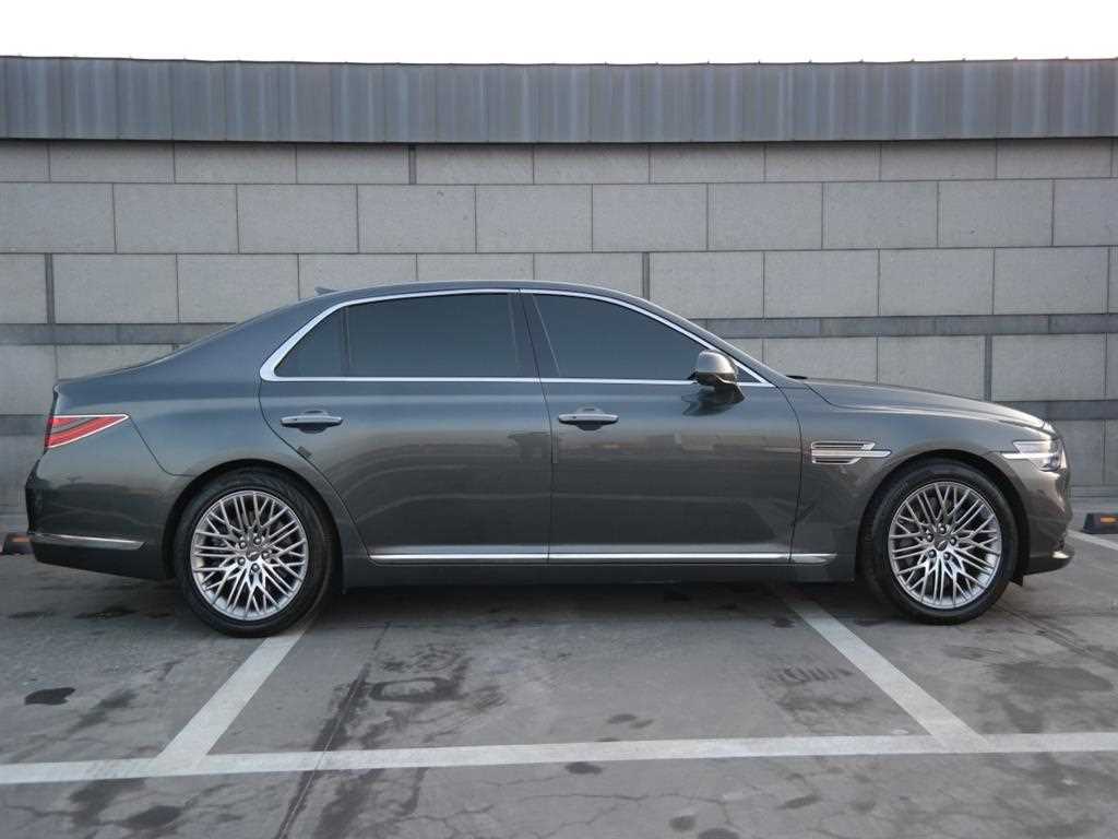 Genesis G90 - Vista 5
