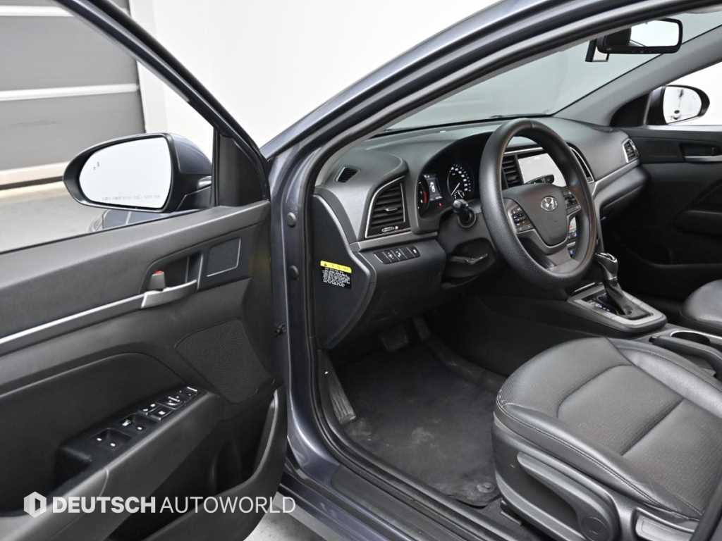 HYUNDAI Avante - Vista 11