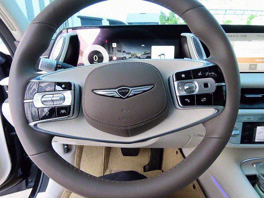 Genesis G90 - Vista 8