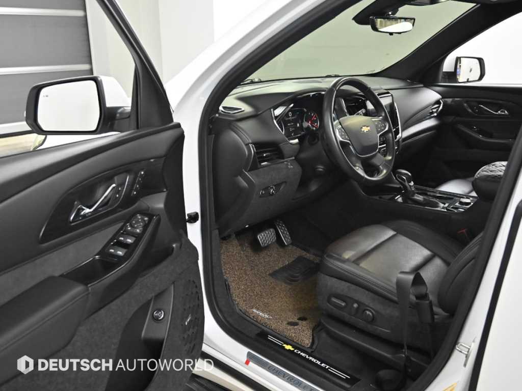 Chevrolet Travers - Vista 11