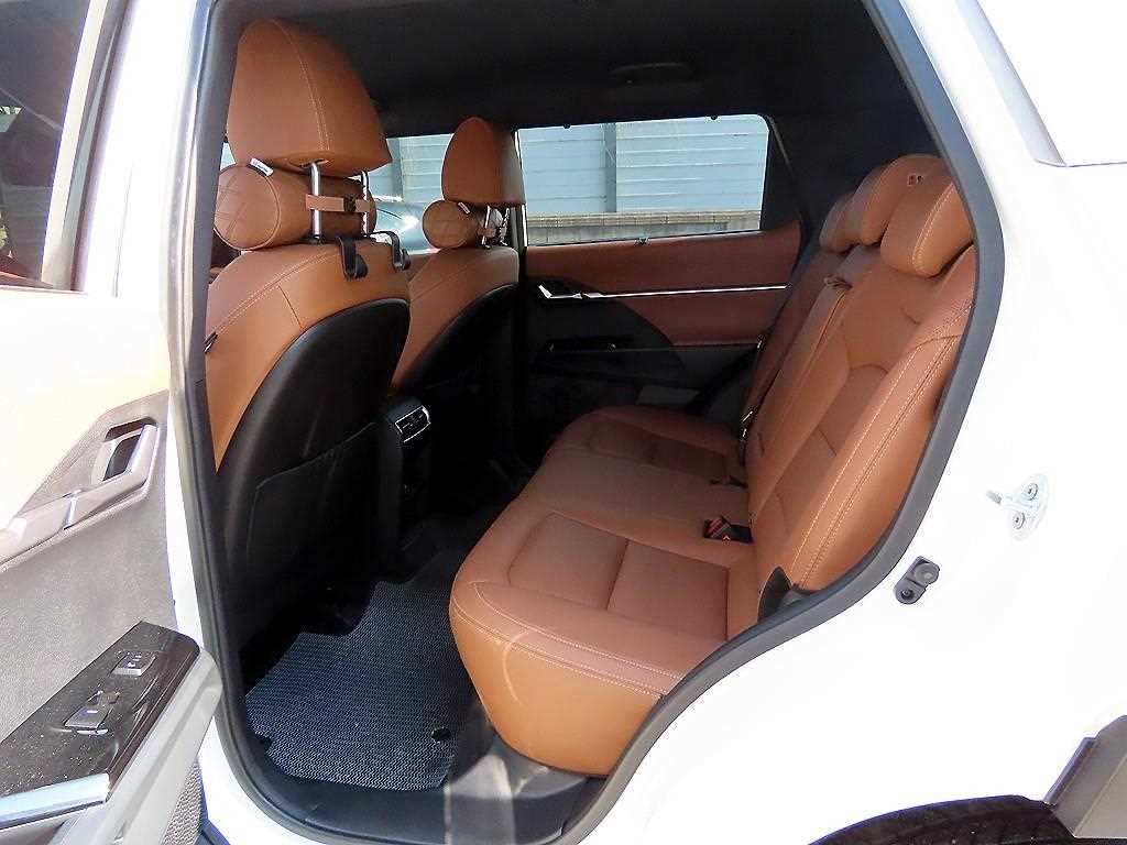 Ssangyong Torres - Vista 6