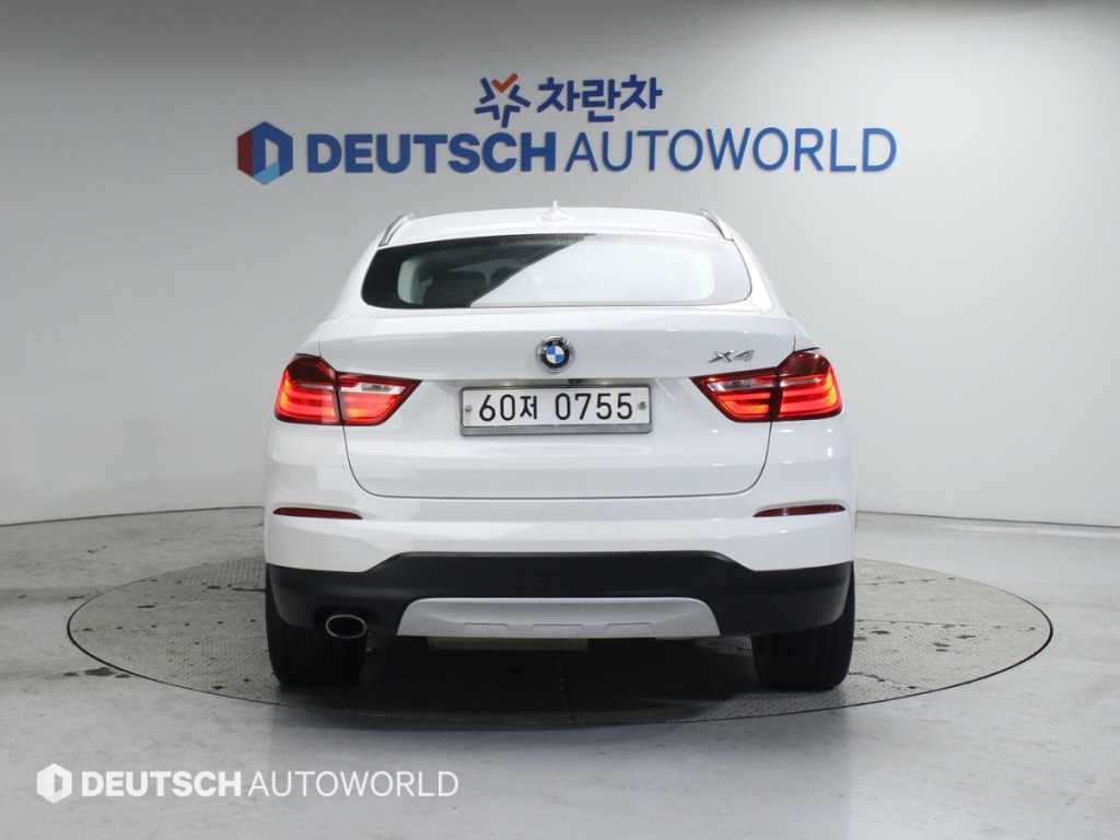BMW X4 - Vista 4