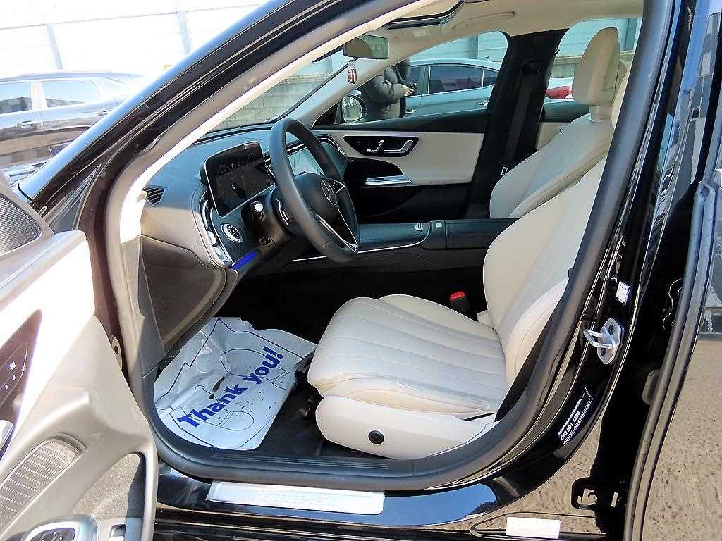 Mercedes Benz E class - Vista 5