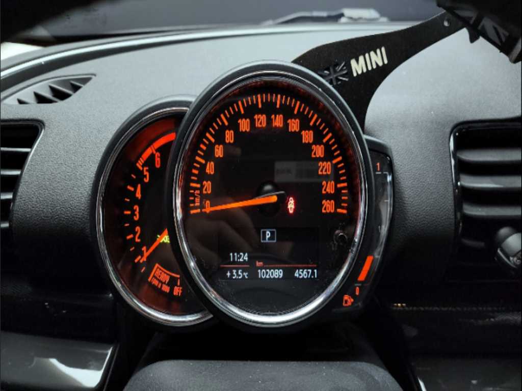 Mini Clubman - Vista 6