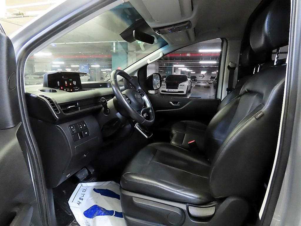 HYUNDAI Staria - Vista 6