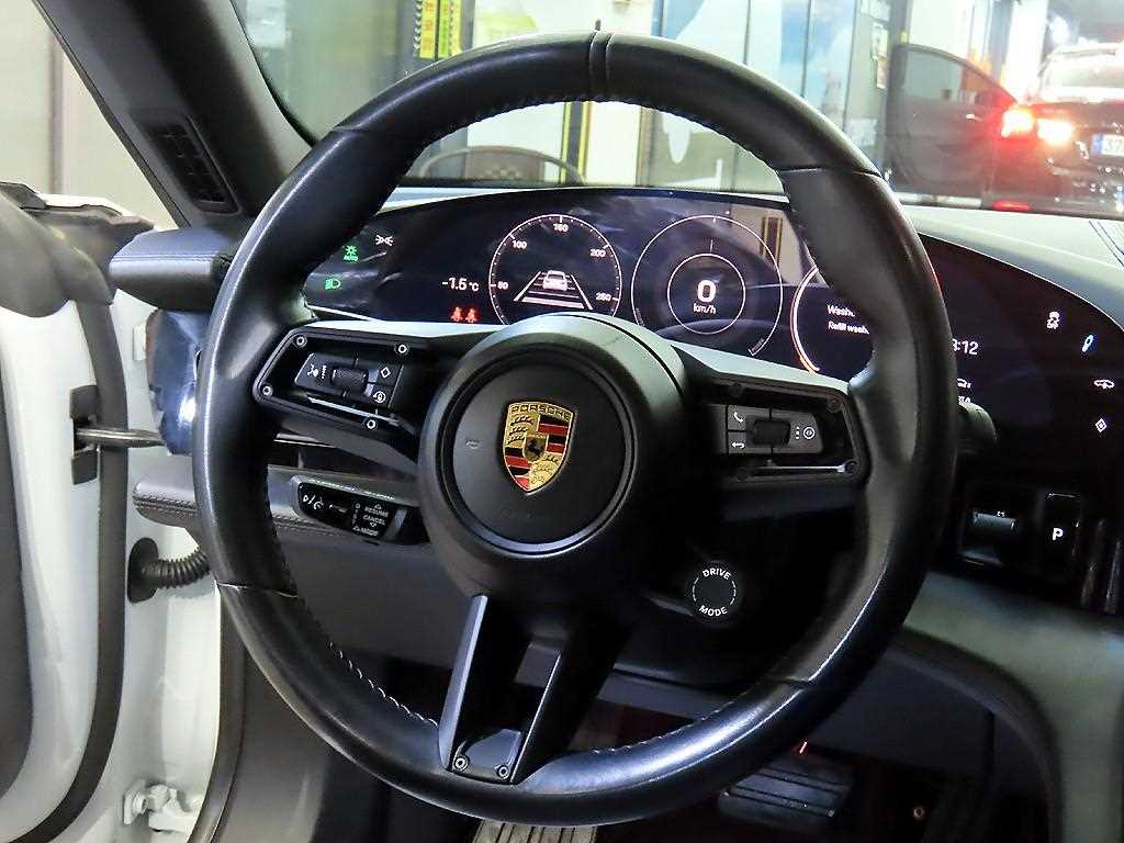 Porsche Taycan - Vista 8