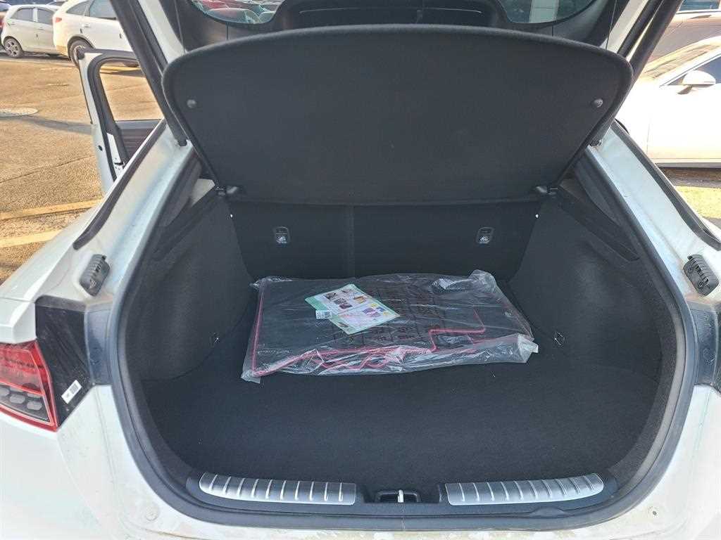 KIA Stinger - Vista 5