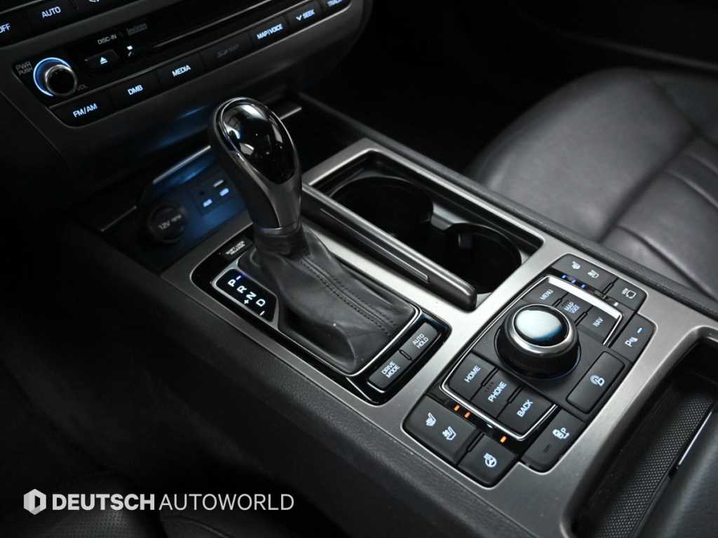 HYUNDAI Genesis - Vista 9