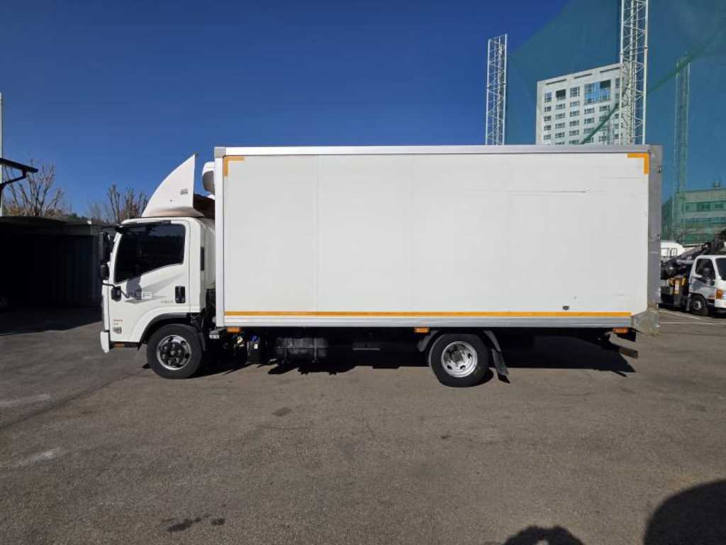 medium and large cargo truck - Vista 4