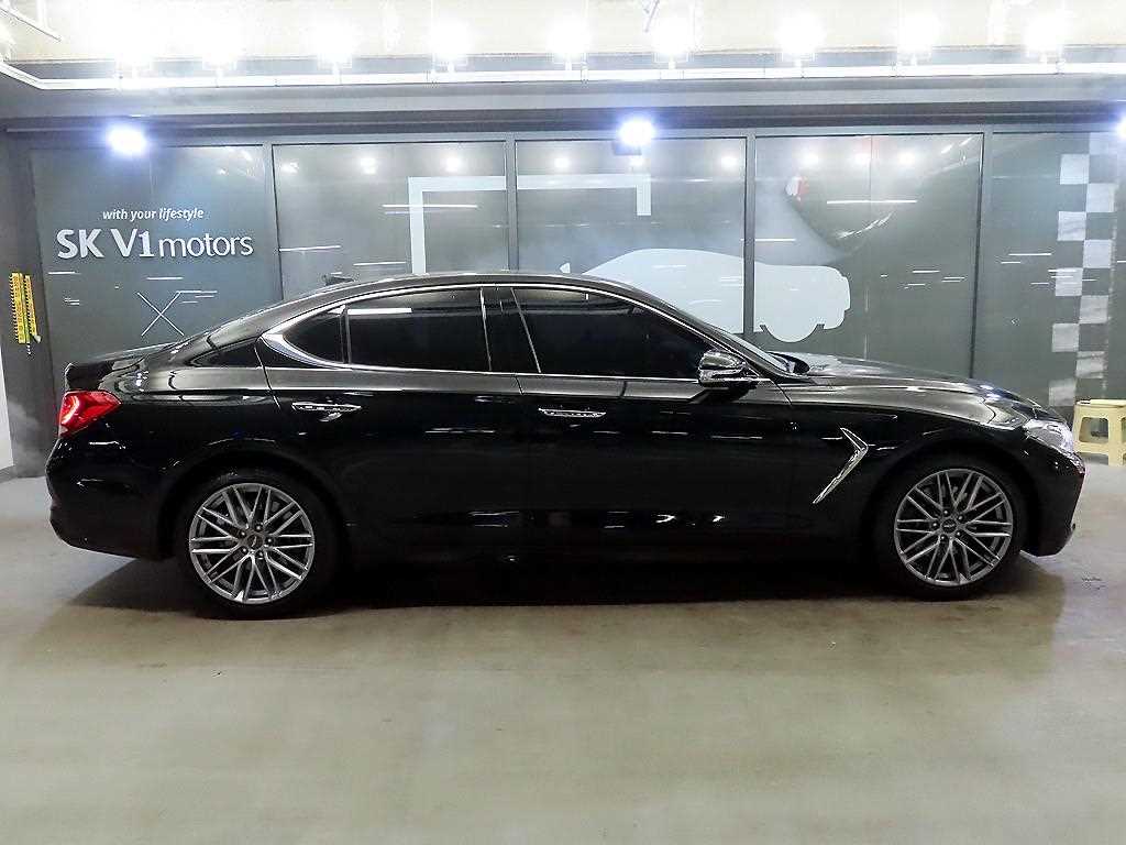 Genesis G70 - Vista 3