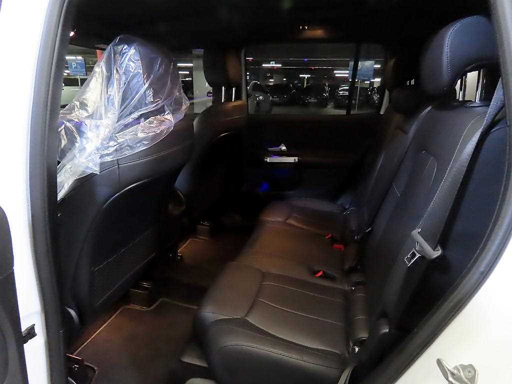 Mercedes Benz GLB Class - Vista 7