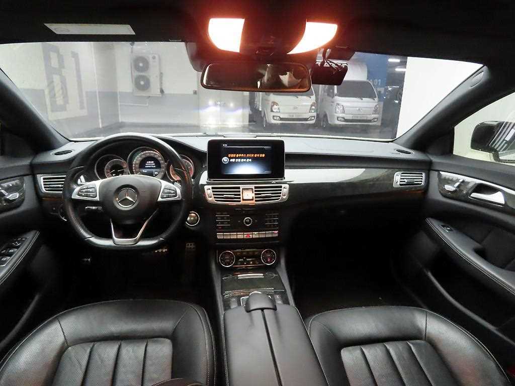 Mercedes Benz CLS Class - Vista 7