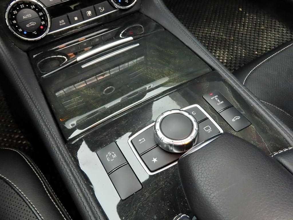 Mercedes Benz CLS Class - Vista 12