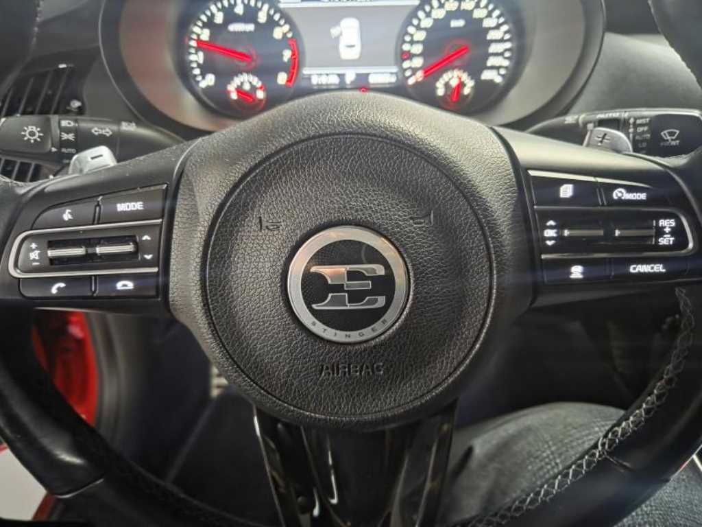 KIA Stinger - Vista 5