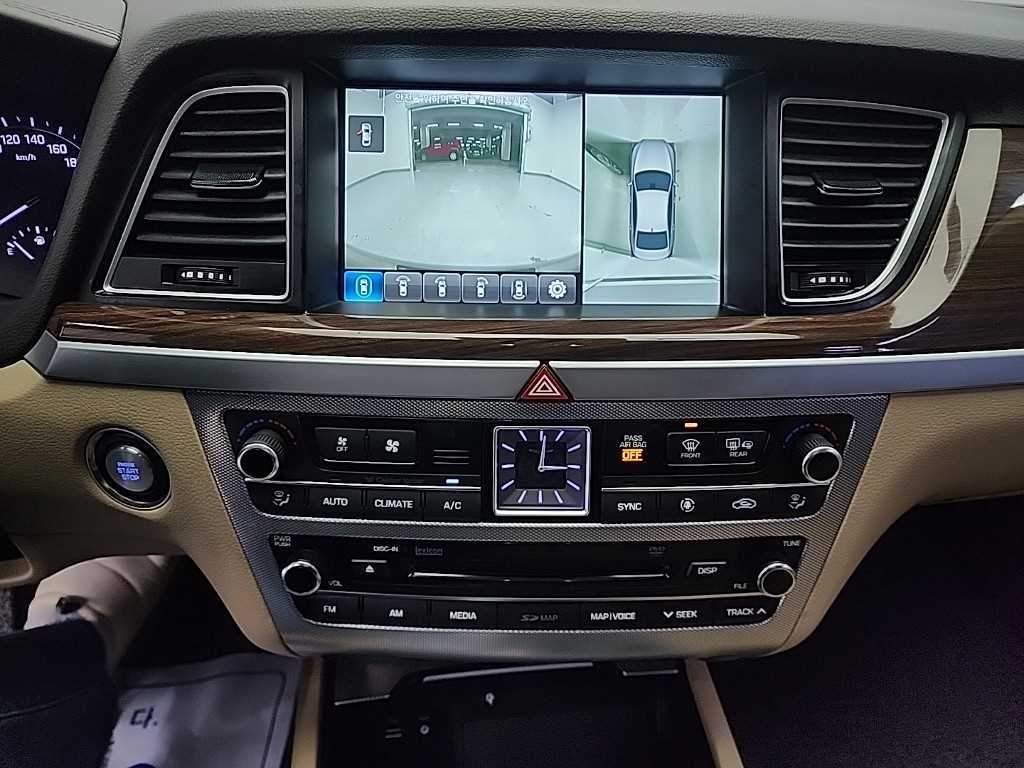 Genesis G80 - Vista 10