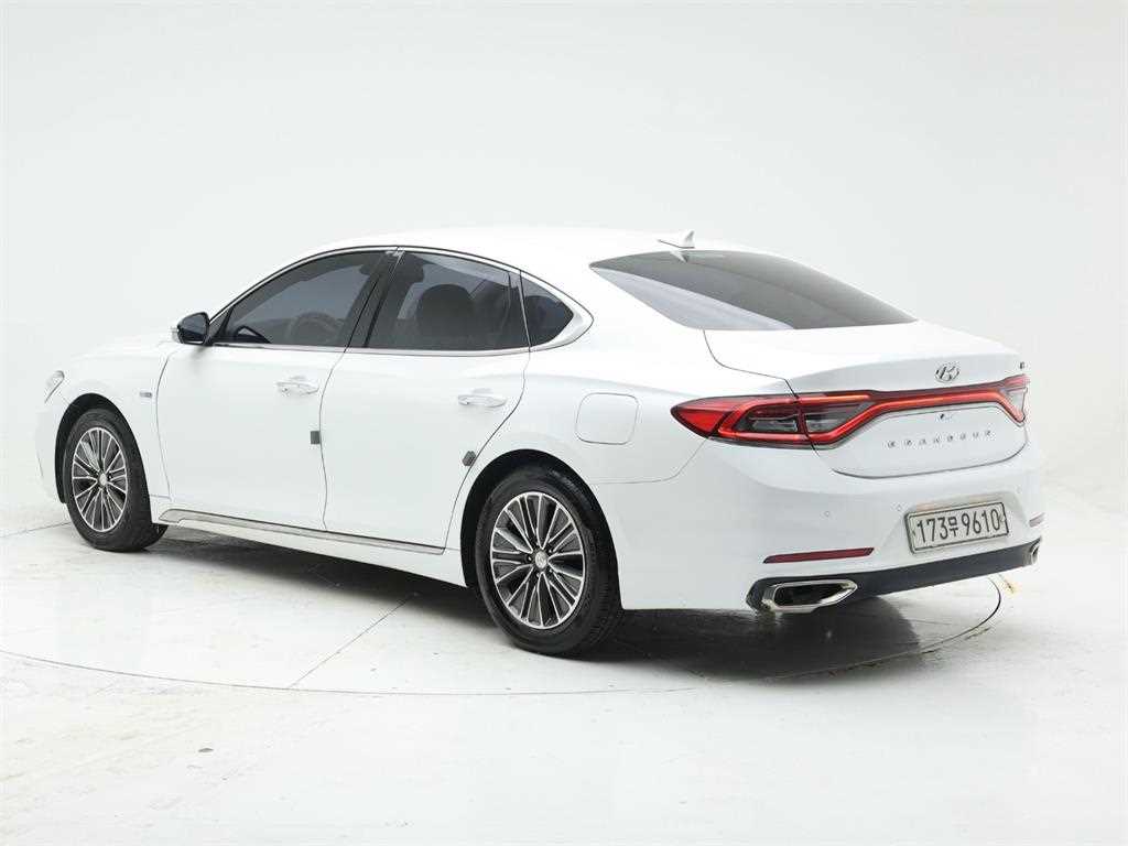 HYUNDAI Grandeur - Vista 4