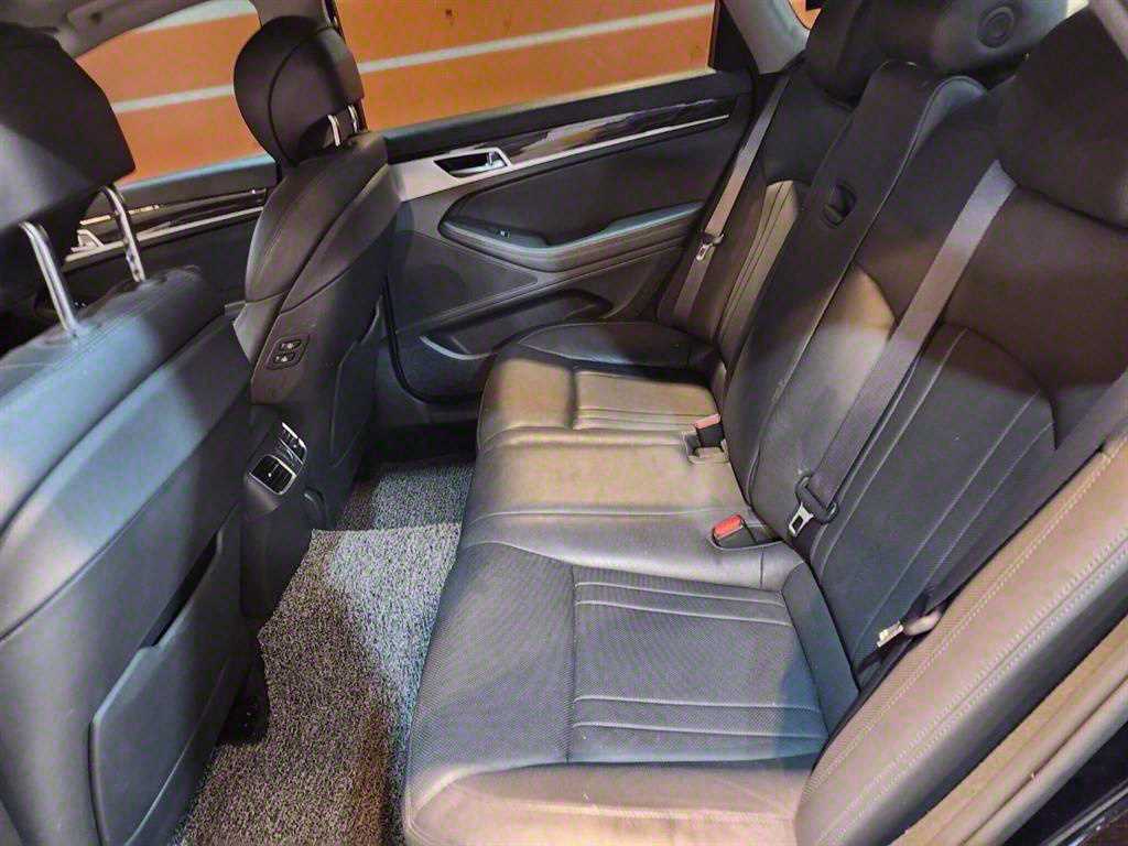 Genesis G80 - Vista 5