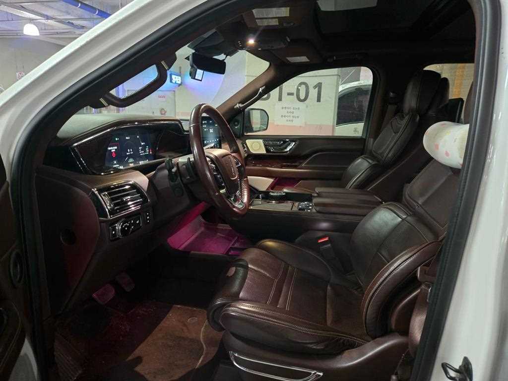 Lincoln Navigator - Vista 5
