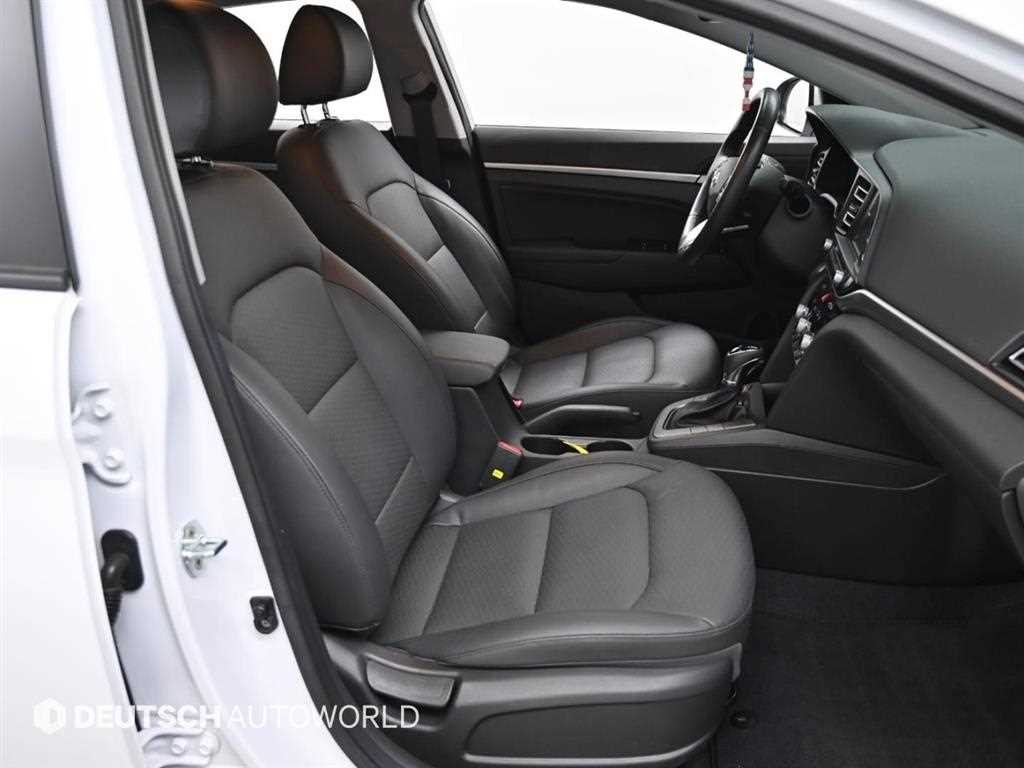 HYUNDAI Avante - Vista 10