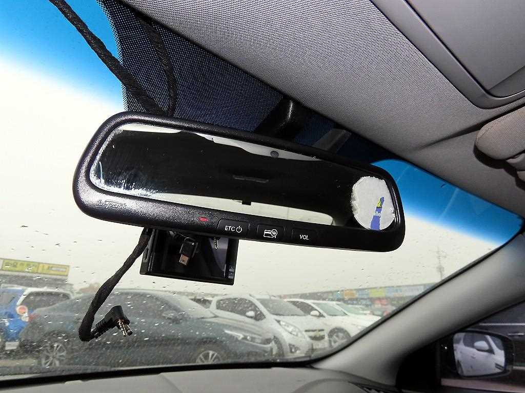 HYUNDAI Sonata - Vista 12