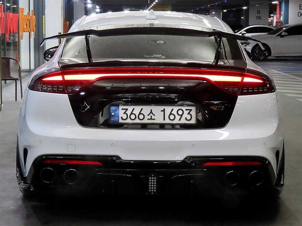 KIA Stinger - Vista 5