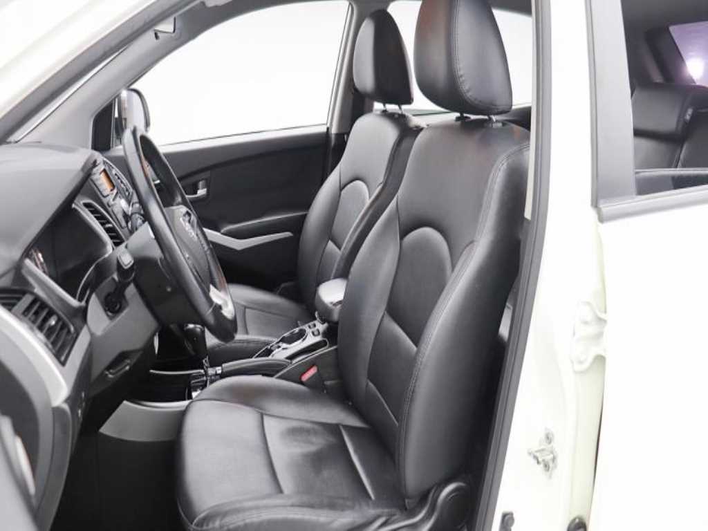 Ssangyong Korando - Vista 9