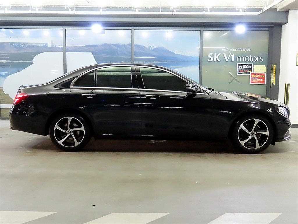 Mercedes Benz E class - Vista 3