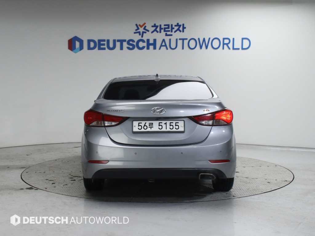 HYUNDAI Avante - Vista 4