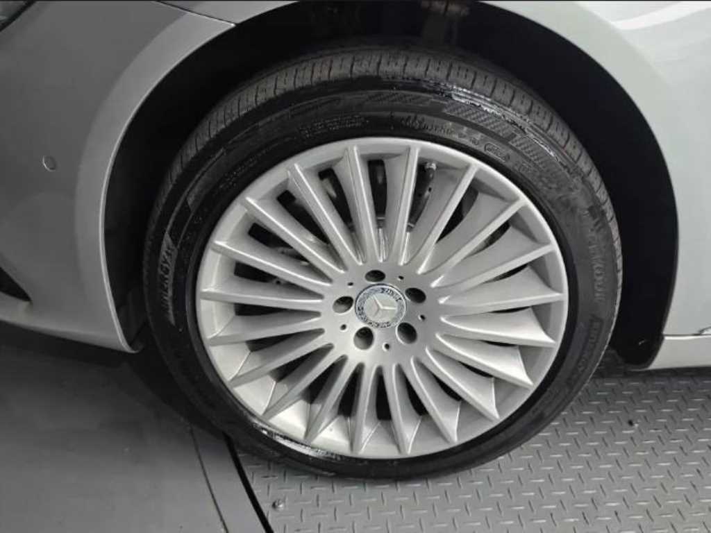 Mercedes Benz S Class - Vista 5