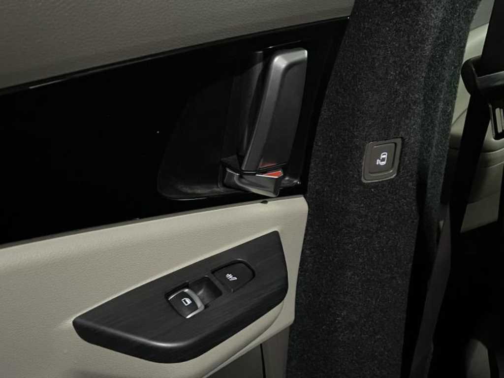 KIA Carnival - Vista 8