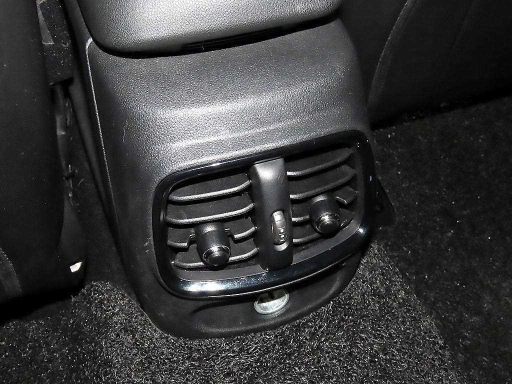 Mini Clubman 2018 Café - Importación desde Corea - HF Imports Iquique - Foto 13