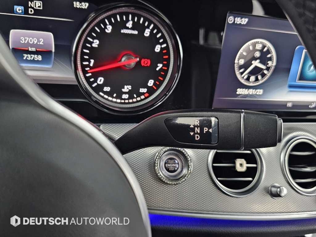 Mercedes Benz E class - Vista 9