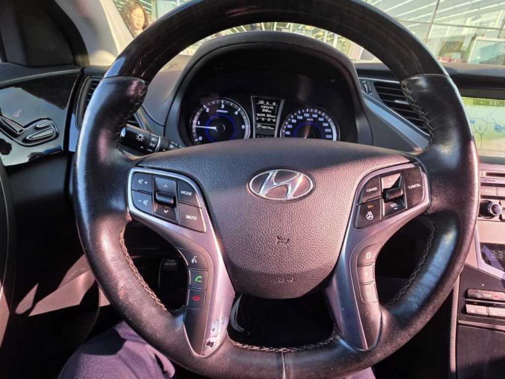 HYUNDAI Grandeur 2016 Negro - Importación desde Corea - HF Imports Iquique - Foto 14