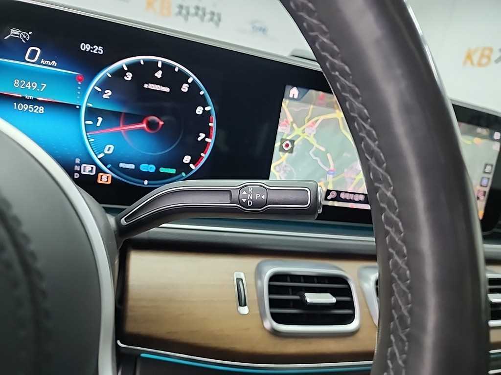 Mercedes Benz GLE Class - Vista 8